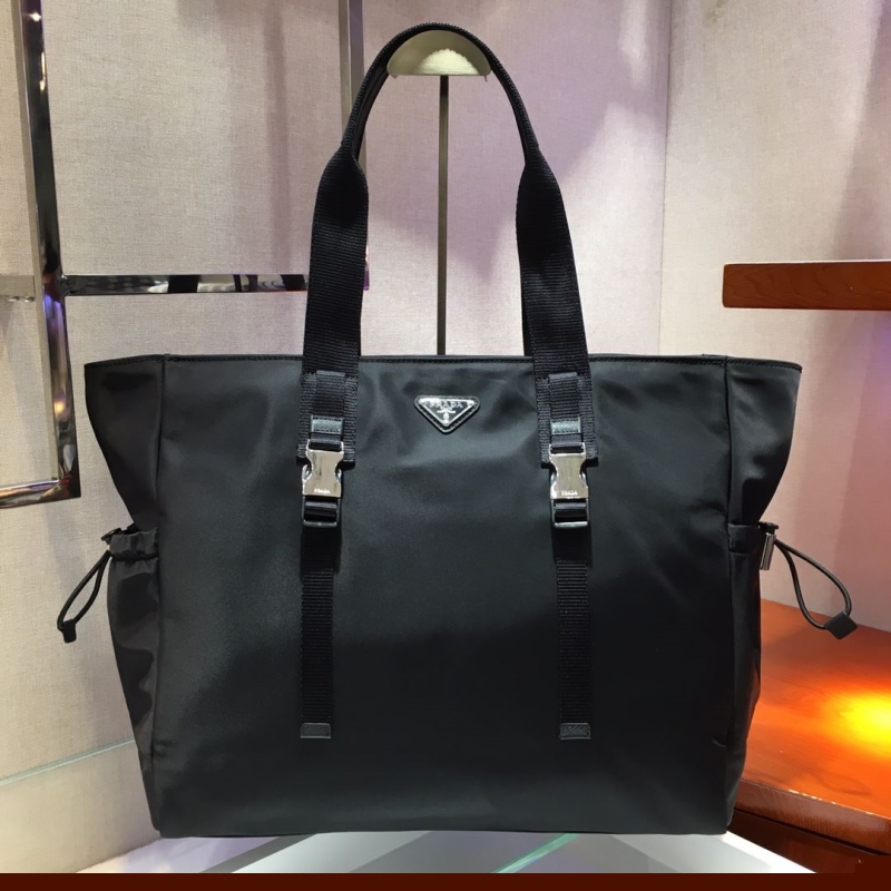 Pra*a shopping bags